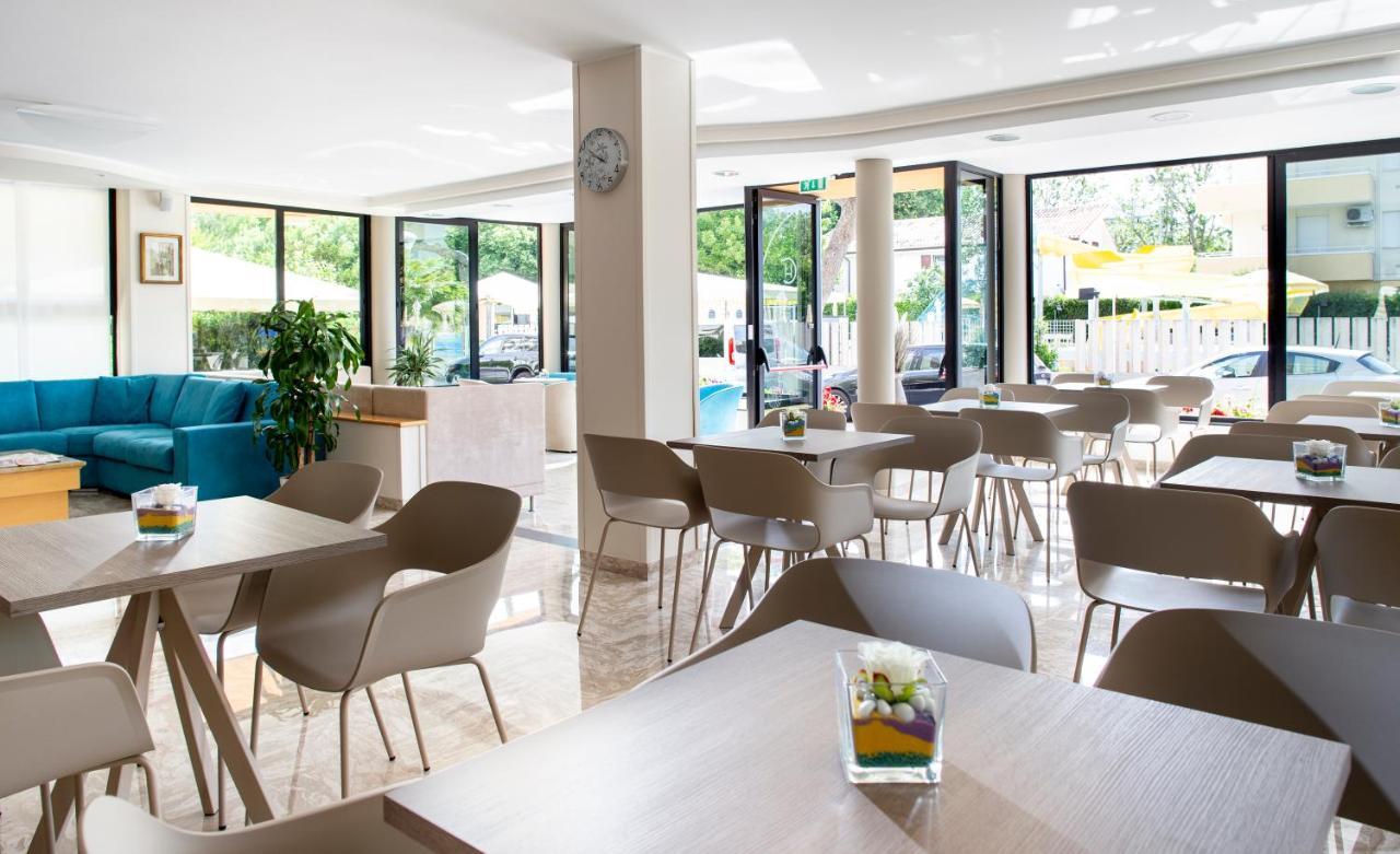 Hotel Caravel B&B Misano Adriatico Exteriér fotografie