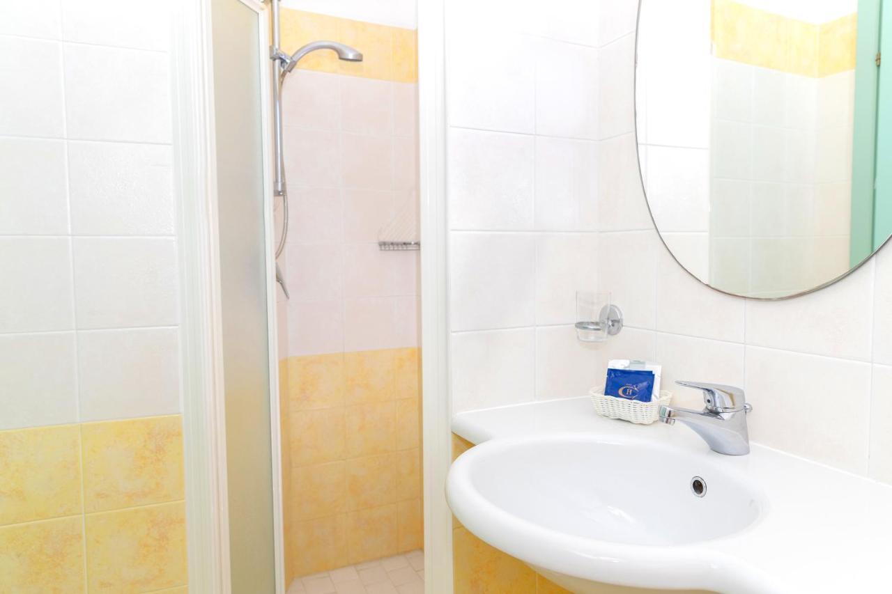 Hotel Caravel B&B Misano Adriatico Exteriér fotografie