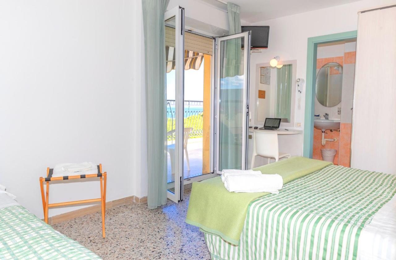Hotel Caravel B&B Misano Adriatico Exteriér fotografie
